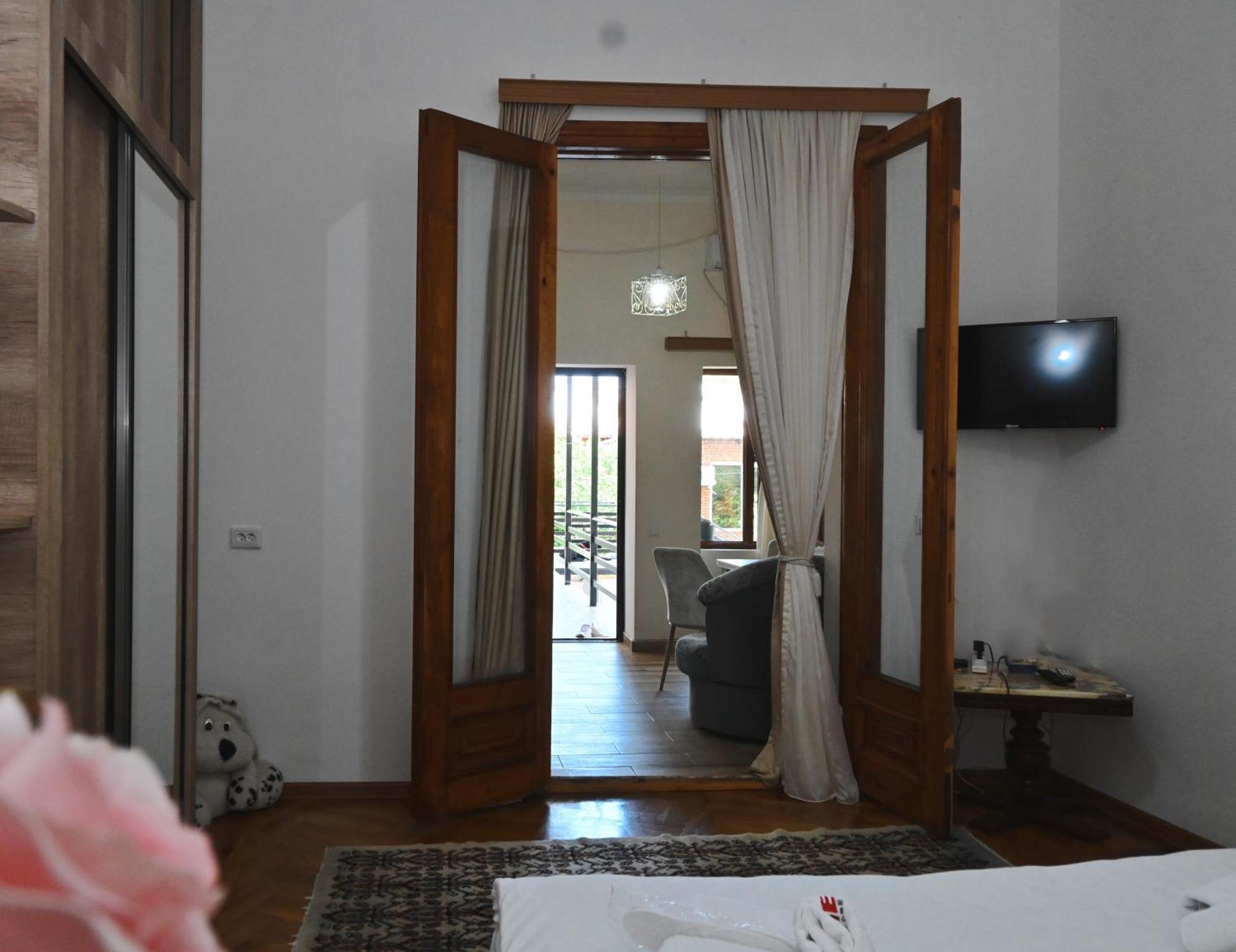 Jerusalem Merkaz Hotel קוטאיסי מראה חיצוני תמונה